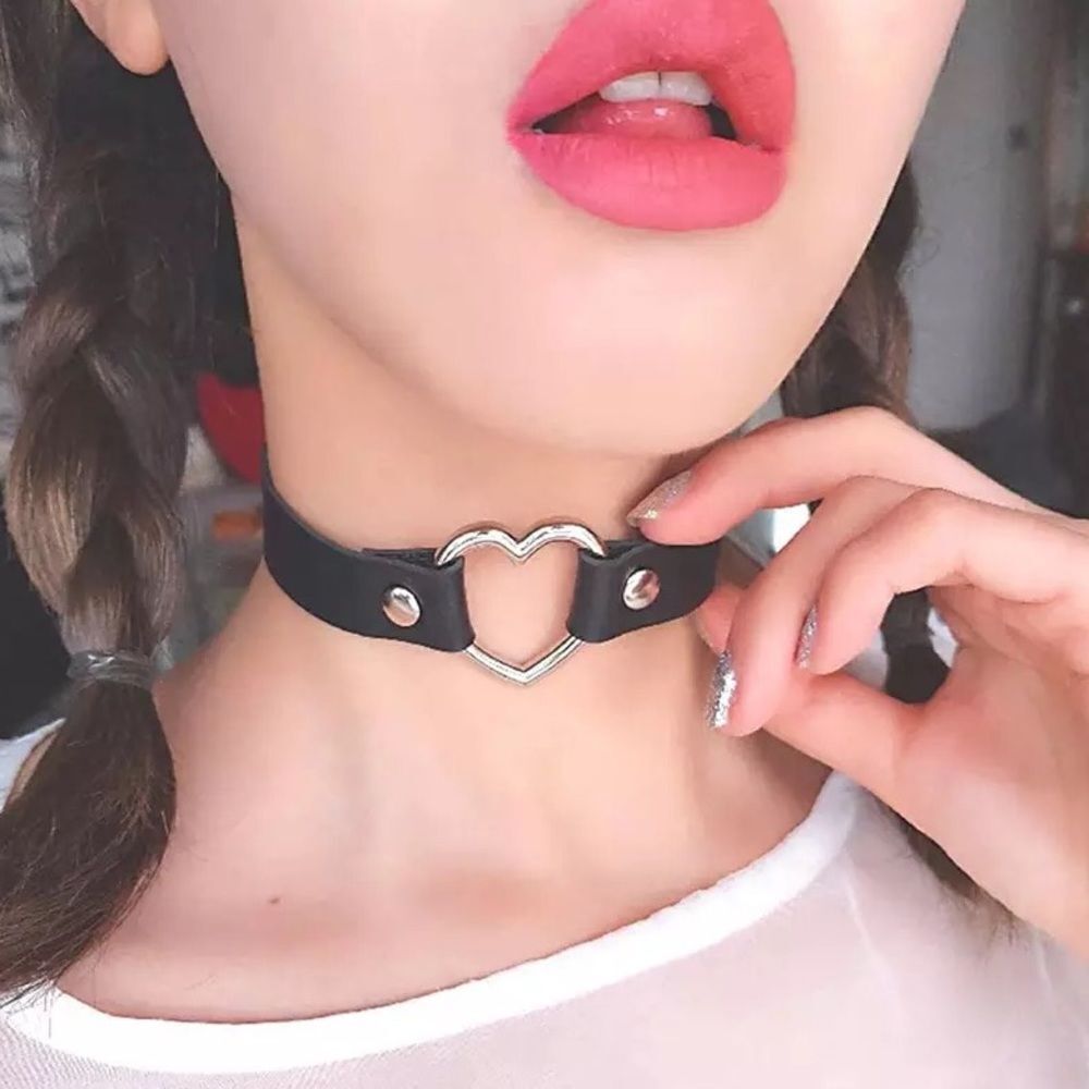 🆕Black Heart Leather Choker Necklace